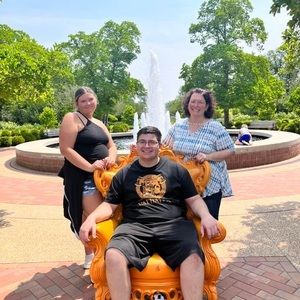 Meet your Posher, Lena